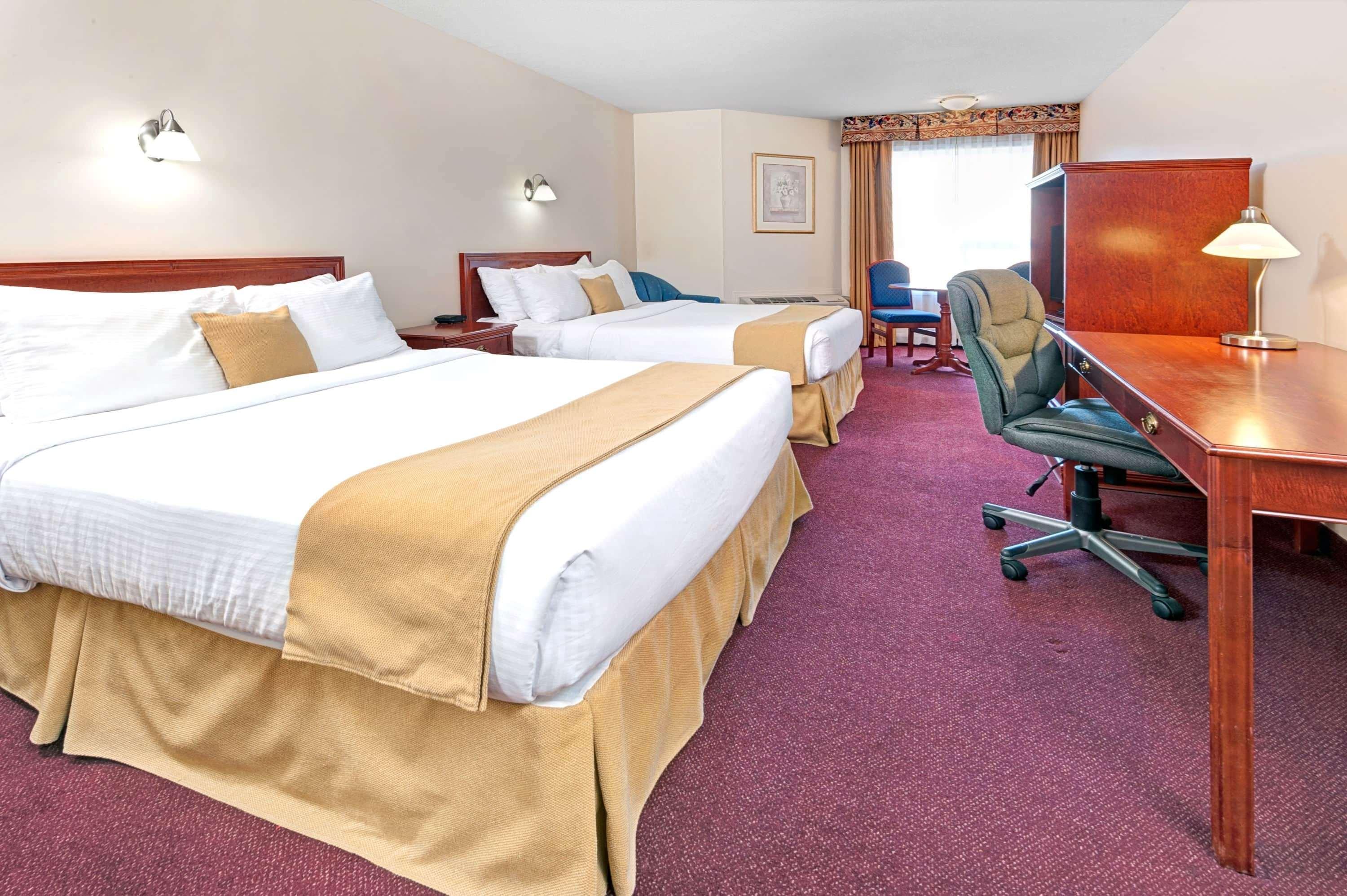 Quality Inn & Suites Edmonton International Airport Leduc Ngoại thất bức ảnh