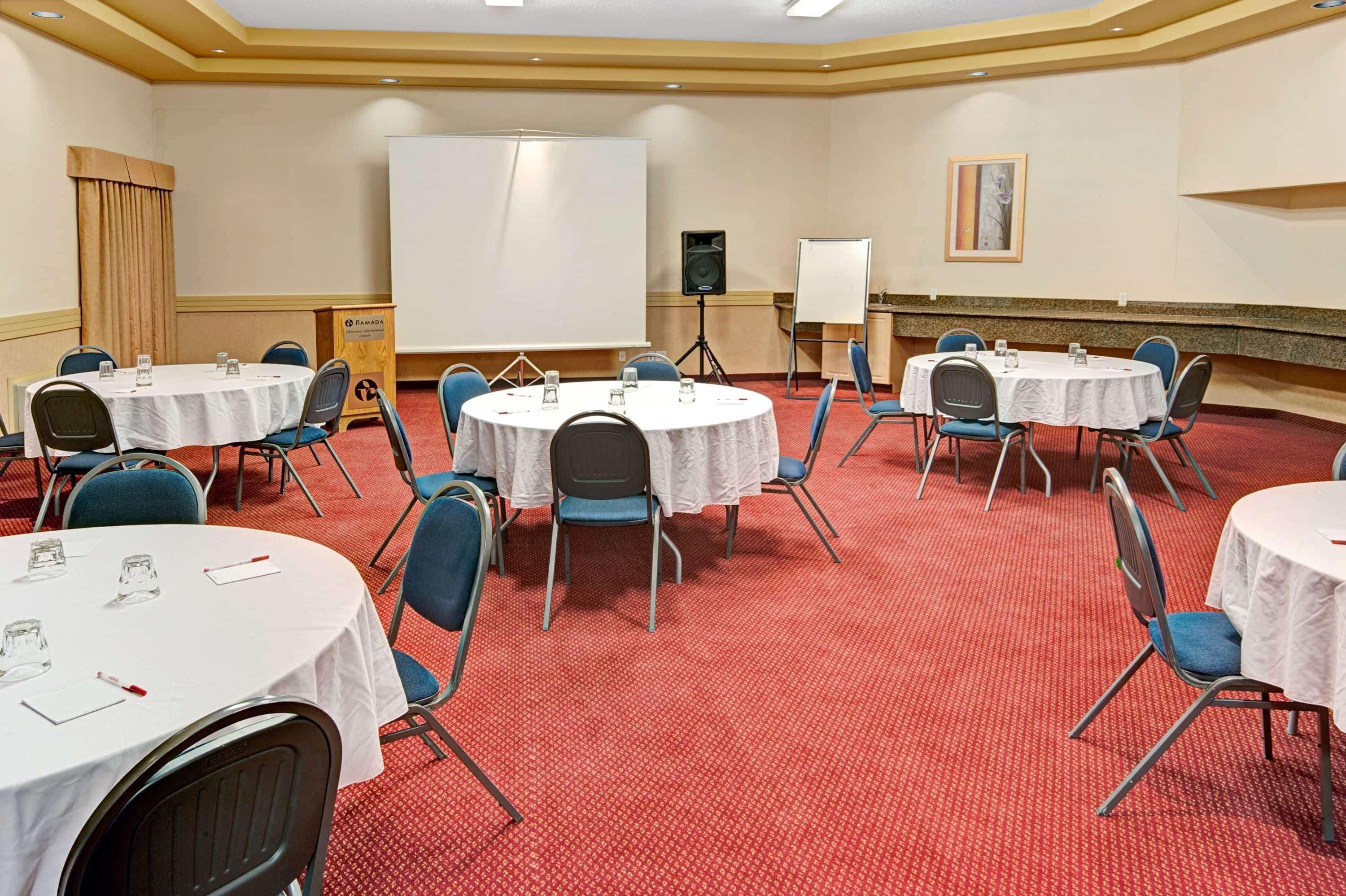 Quality Inn & Suites Edmonton International Airport Leduc Ngoại thất bức ảnh