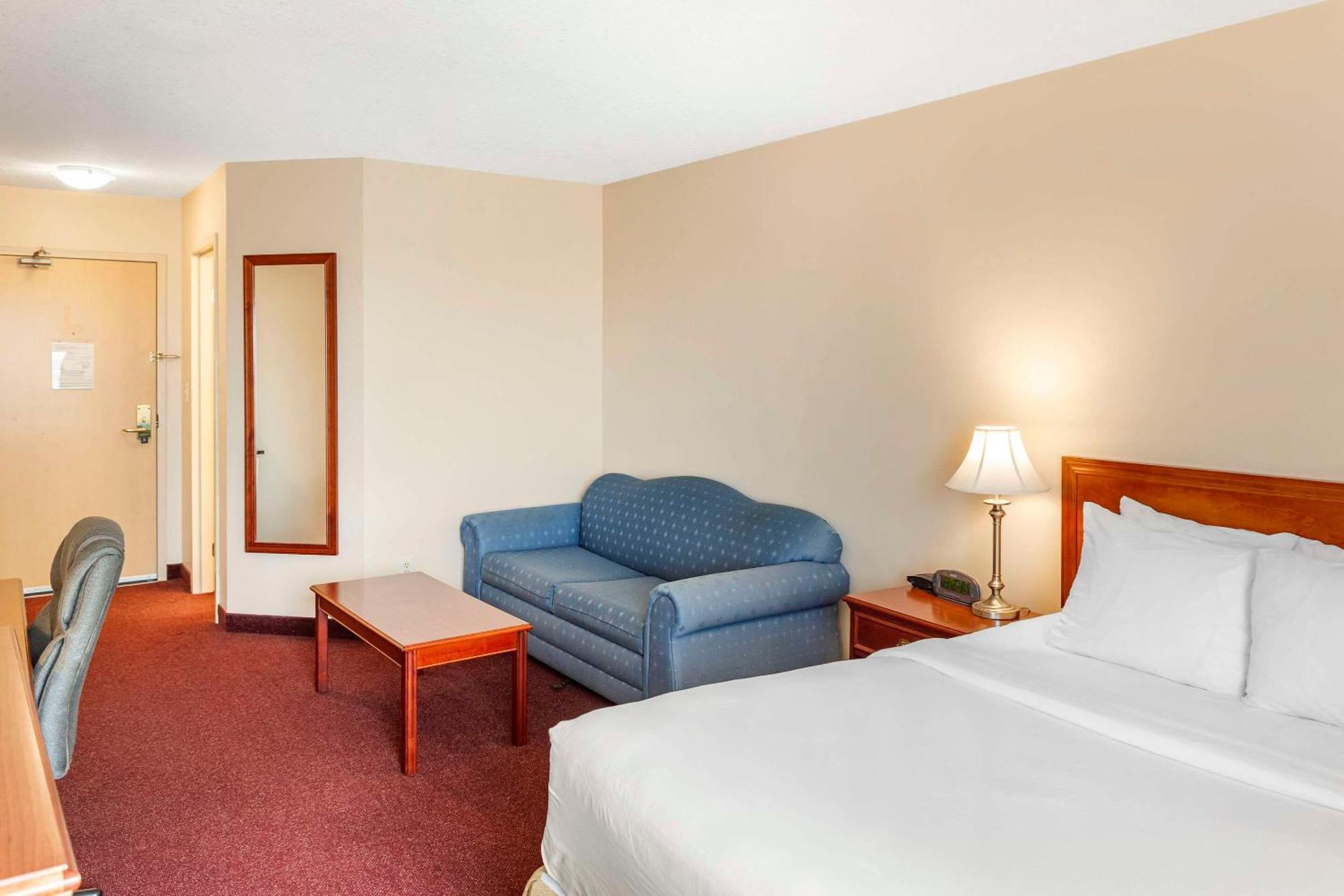 Quality Inn & Suites Edmonton International Airport Leduc Ngoại thất bức ảnh