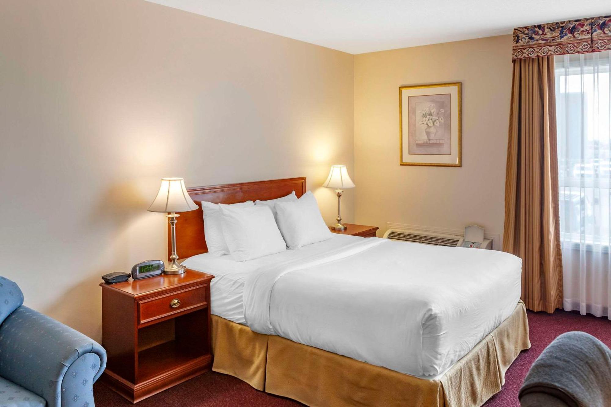 Quality Inn & Suites Edmonton International Airport Leduc Ngoại thất bức ảnh