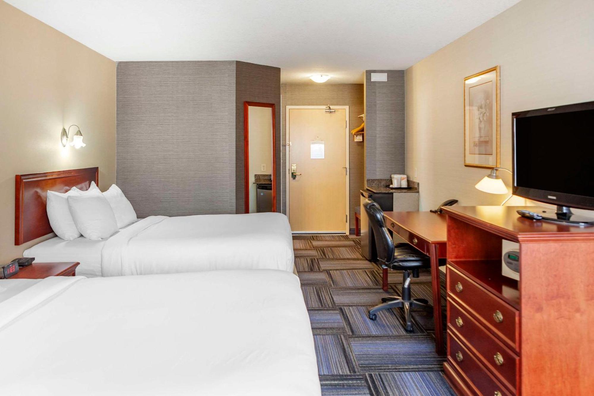 Quality Inn & Suites Edmonton International Airport Leduc Ngoại thất bức ảnh