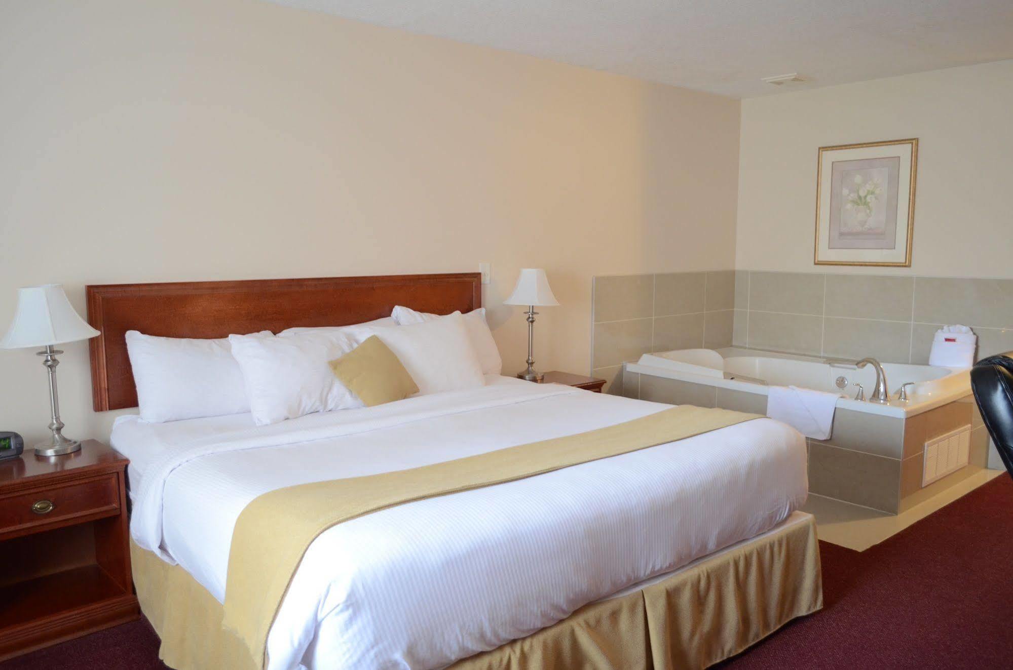 Quality Inn & Suites Edmonton International Airport Leduc Ngoại thất bức ảnh