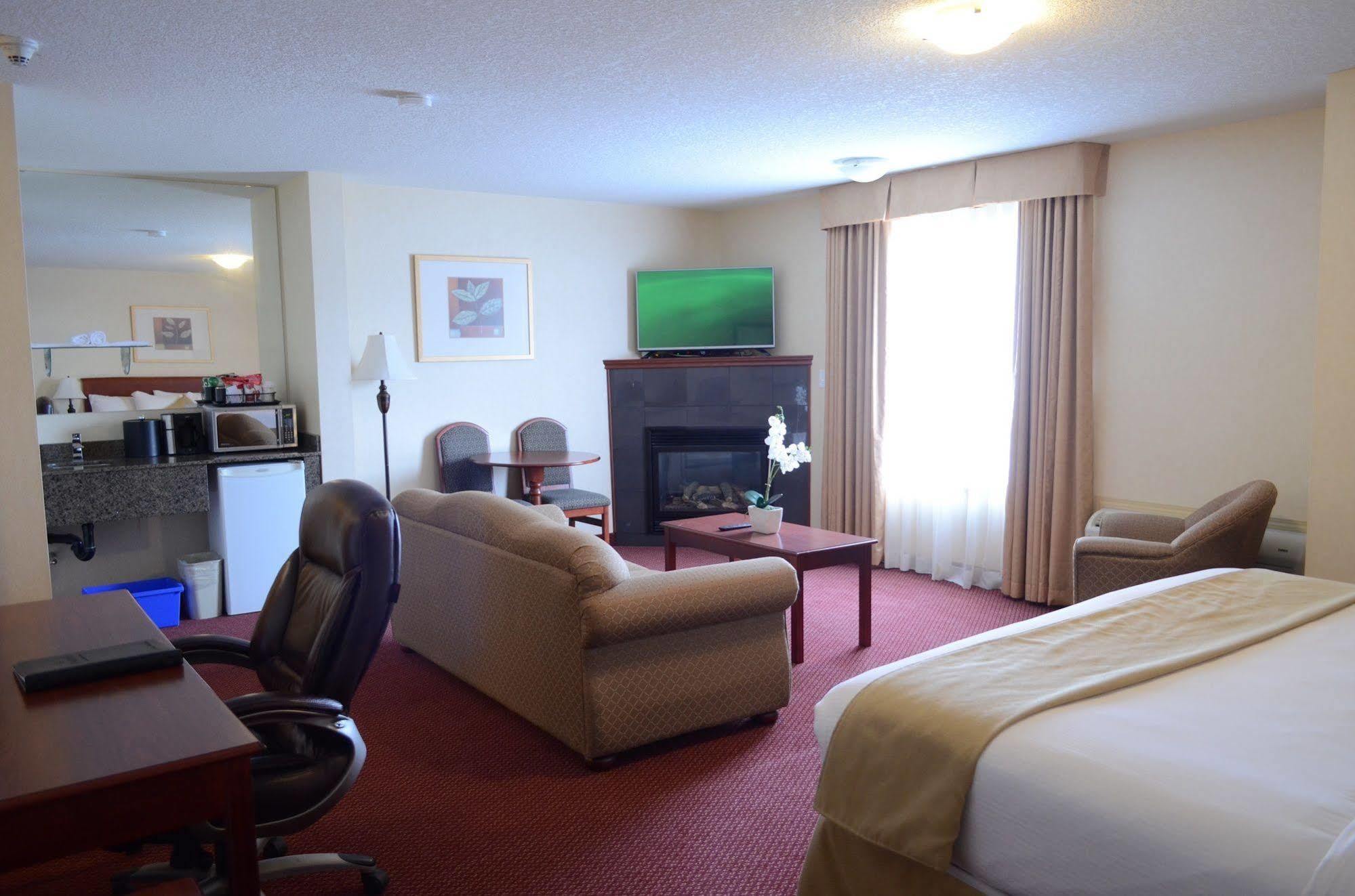 Quality Inn & Suites Edmonton International Airport Leduc Ngoại thất bức ảnh