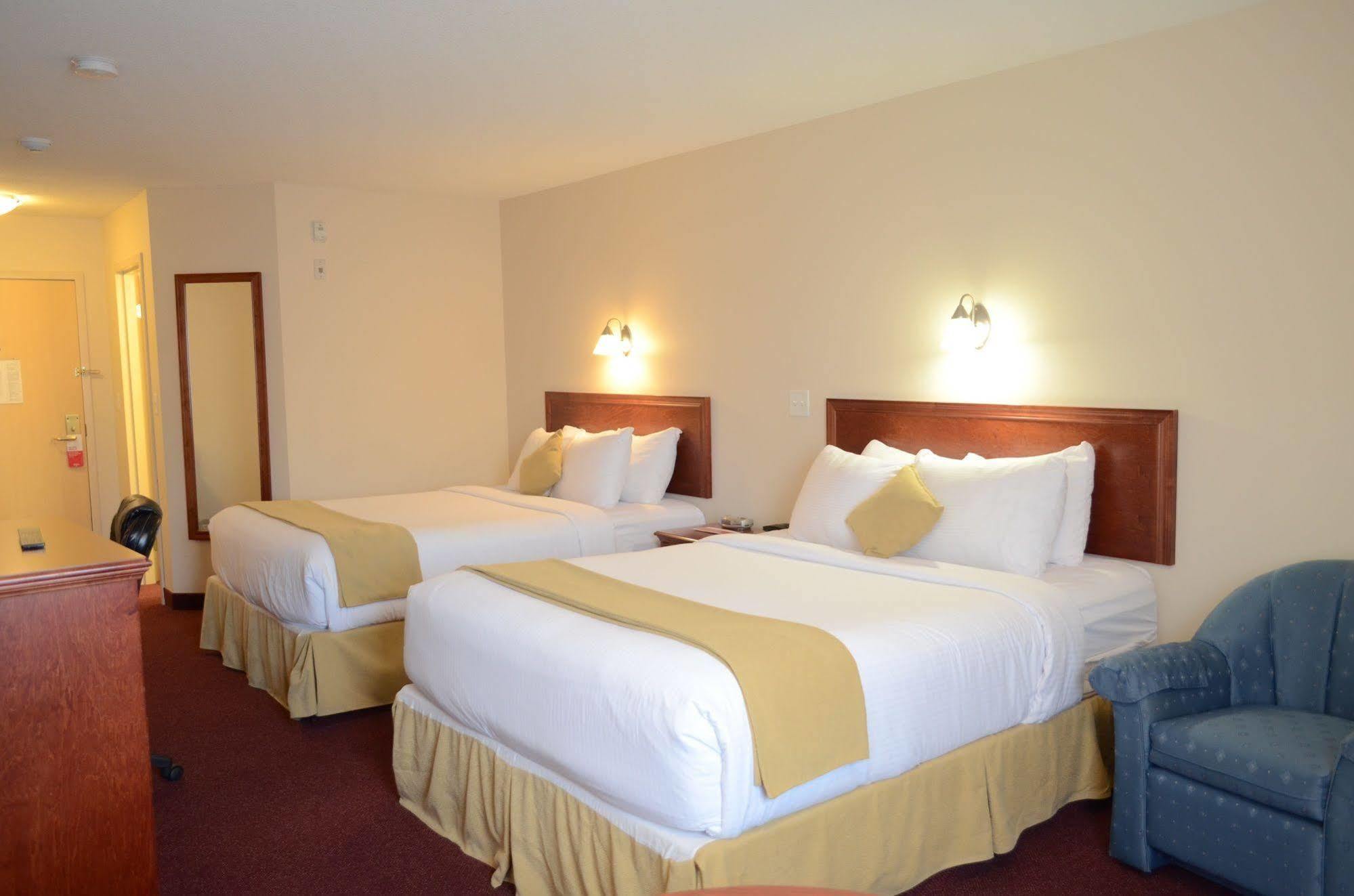 Quality Inn & Suites Edmonton International Airport Leduc Ngoại thất bức ảnh