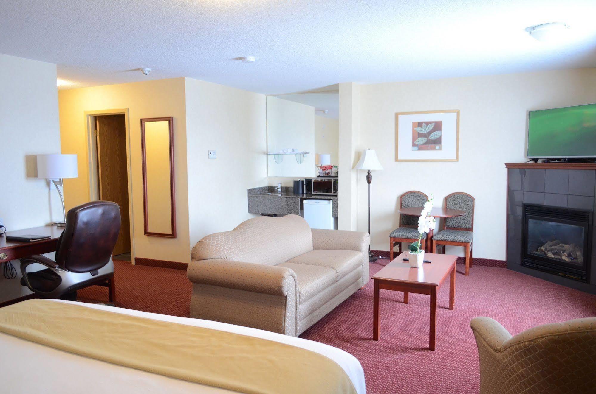 Quality Inn & Suites Edmonton International Airport Leduc Ngoại thất bức ảnh