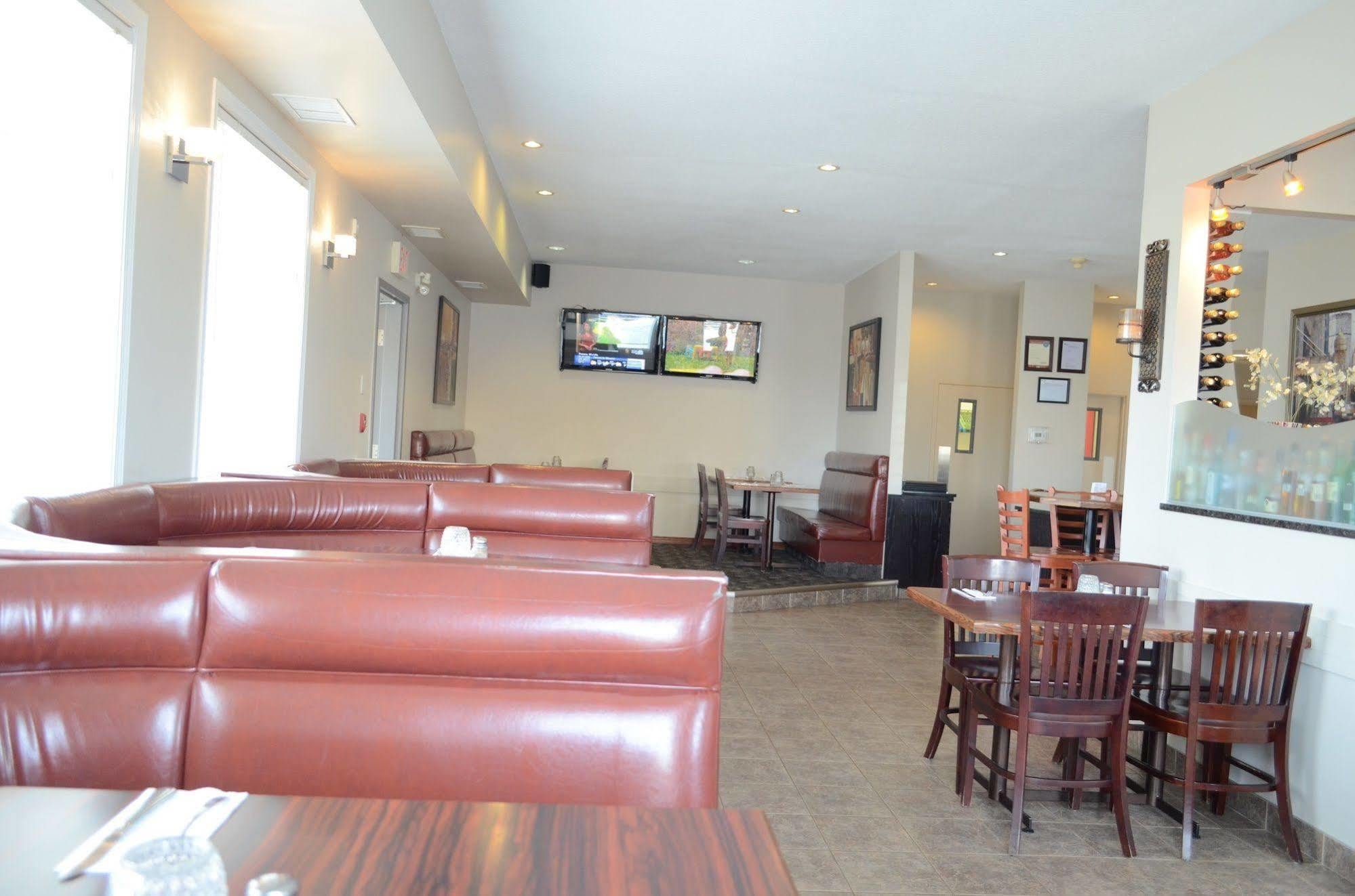 Quality Inn & Suites Edmonton International Airport Leduc Ngoại thất bức ảnh